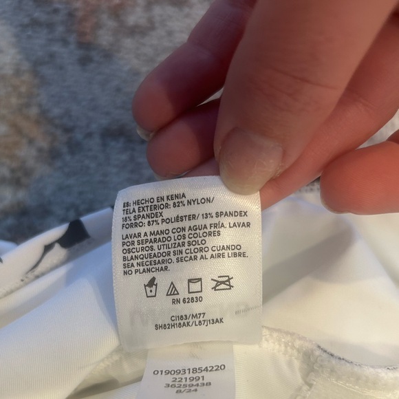 Lands End Womens One Piece Swimsuit Square Neck Black Havana Floral Size 14-16 L - Picture 8 of 8